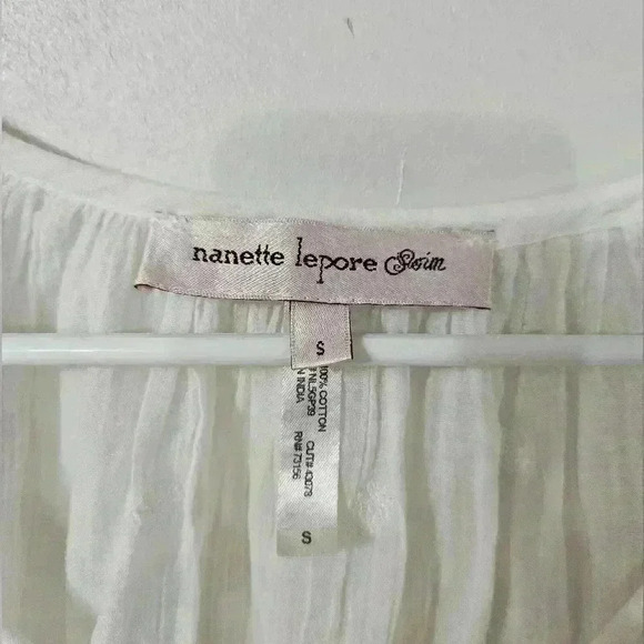 EUC! White tie front long sleeve blouse! - Picture 2 of 6